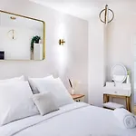 Sublime 3 Chambres A Montmartre Avec Clim Et Jacuzzi